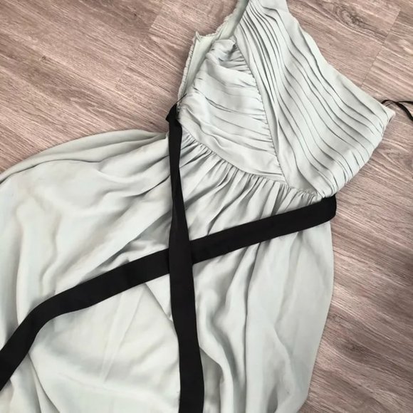 H&M| Pastel Green Chiffon One Shoulder Dress - Picture 4 of 6